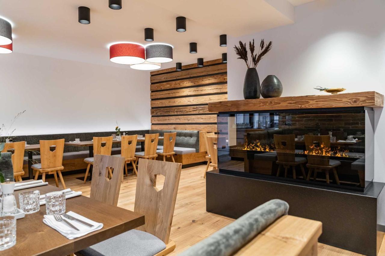 Hotel Goldener Hirsch Кауфбойрен Екстериор снимка