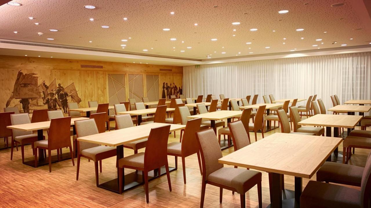 Hotel Goldener Hirsch Кауфбойрен Екстериор снимка
