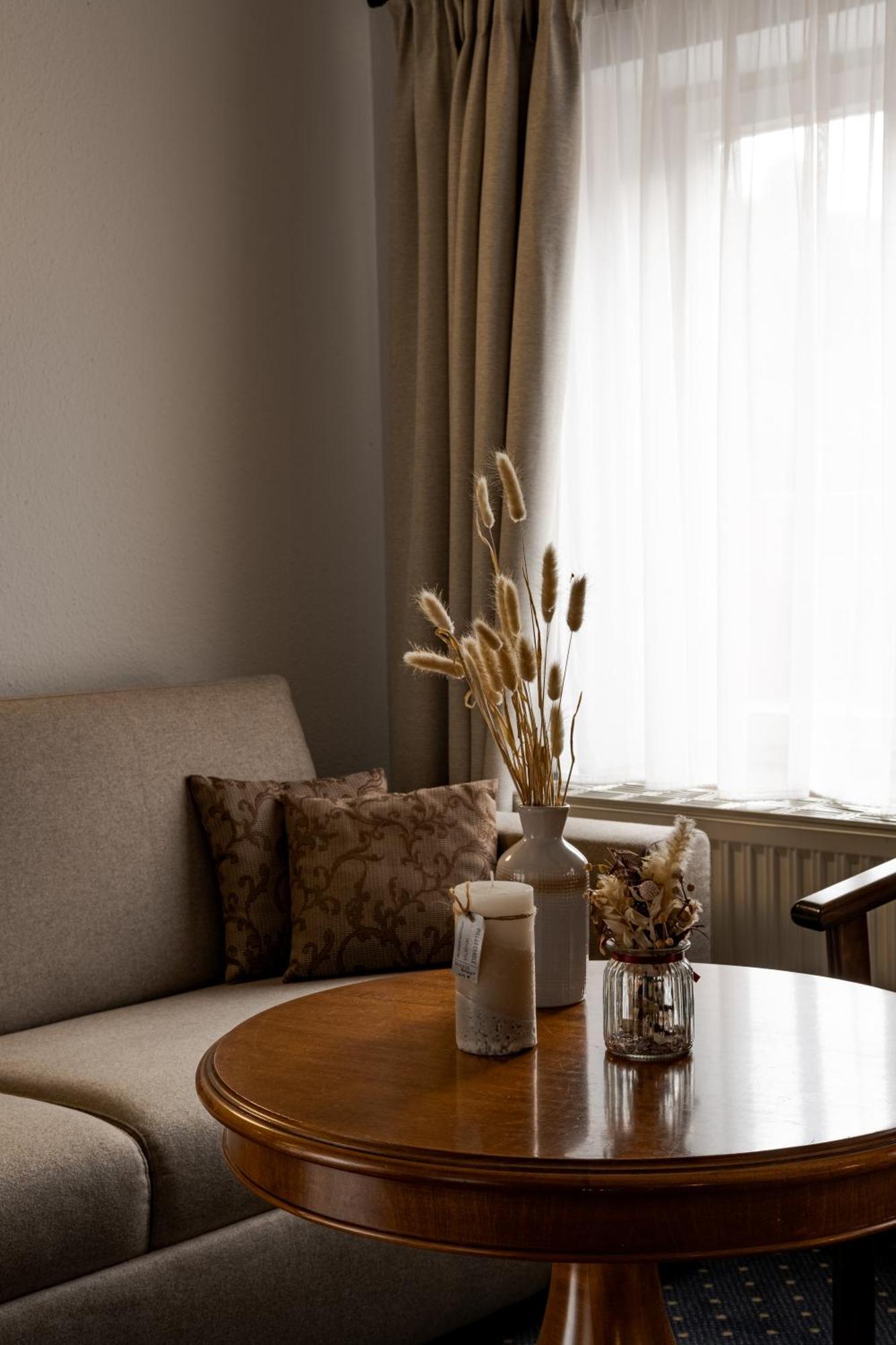Hotel Goldener Hirsch Кауфбойрен Екстериор снимка