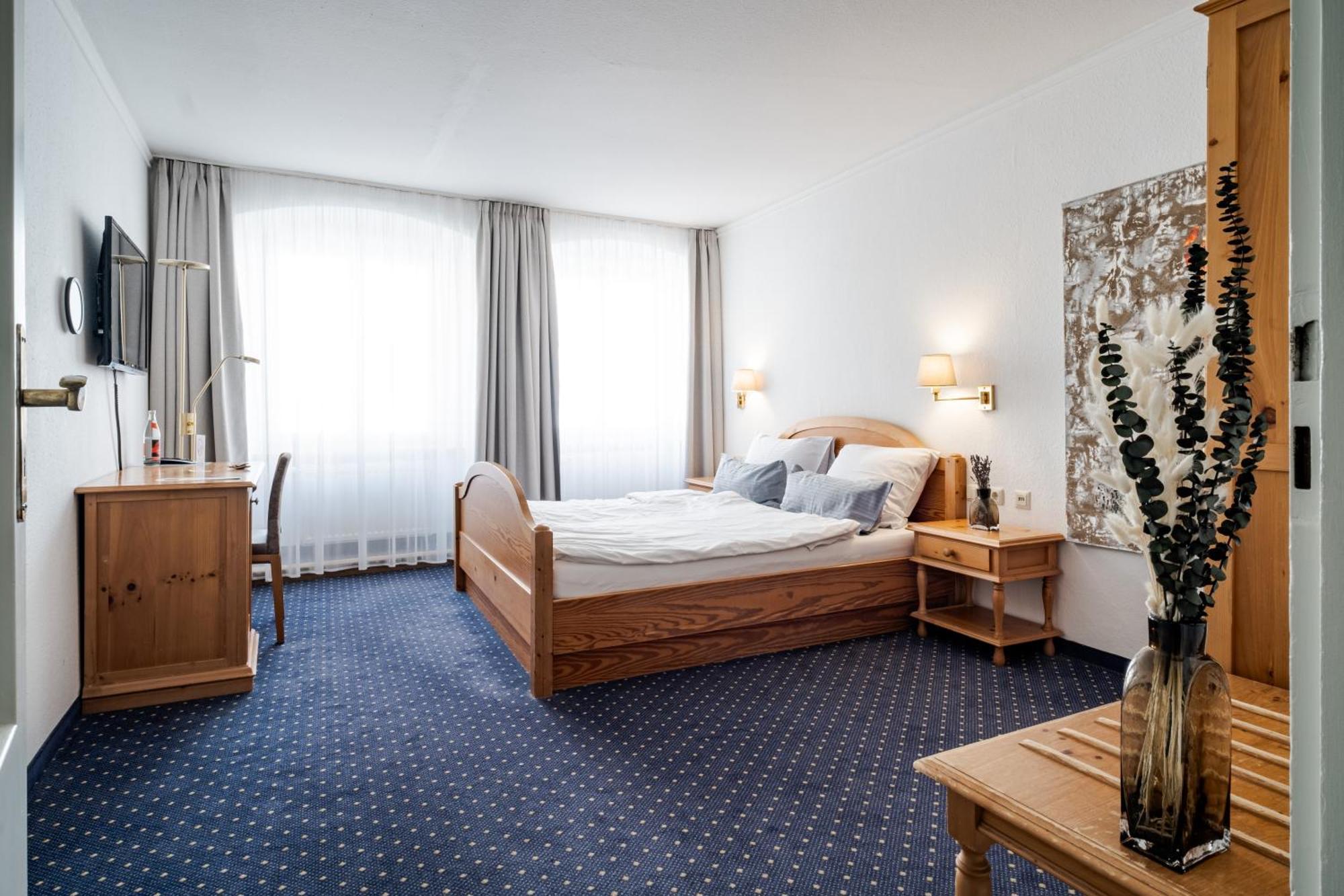 Hotel Goldener Hirsch Кауфбойрен Екстериор снимка