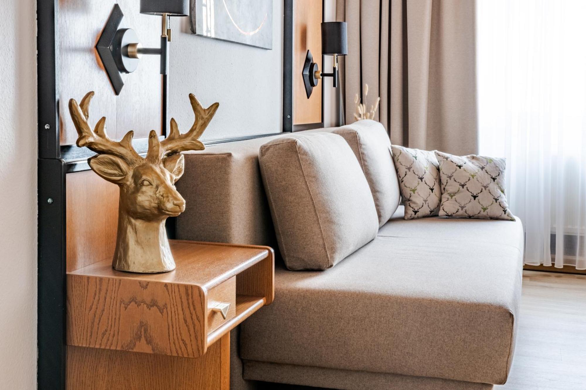 Hotel Goldener Hirsch Кауфбойрен Екстериор снимка